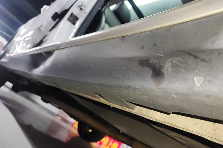 Used Roewe RX5 2022 330TGI Automatic National Style Edition Right Side Sill