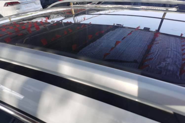 Used Roewe RX5 2022 330TGI Automatic National Style Edition Roof