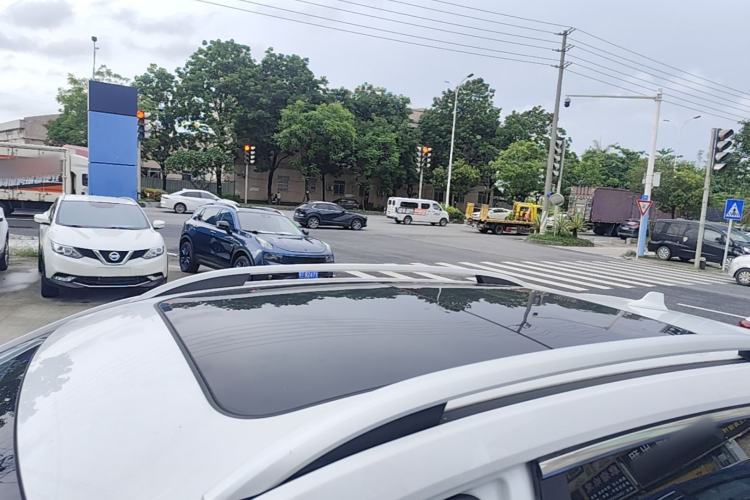 Used Roewe RX5 2022 330TGI Automatic National Style Edition Roof