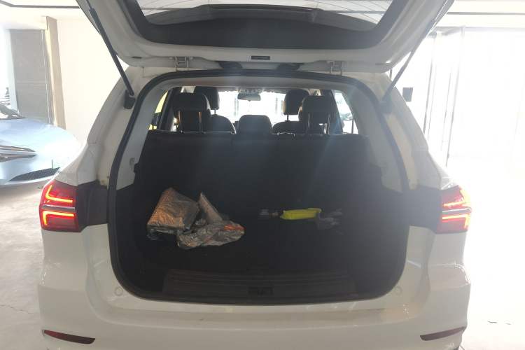 Used Roewe RX5 2022 330TGI Automatic National Style Edition Trunk