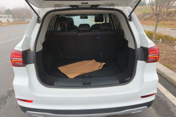 Used Roewe RX5 2022 330TGI Automatic National Style Edition Trunk