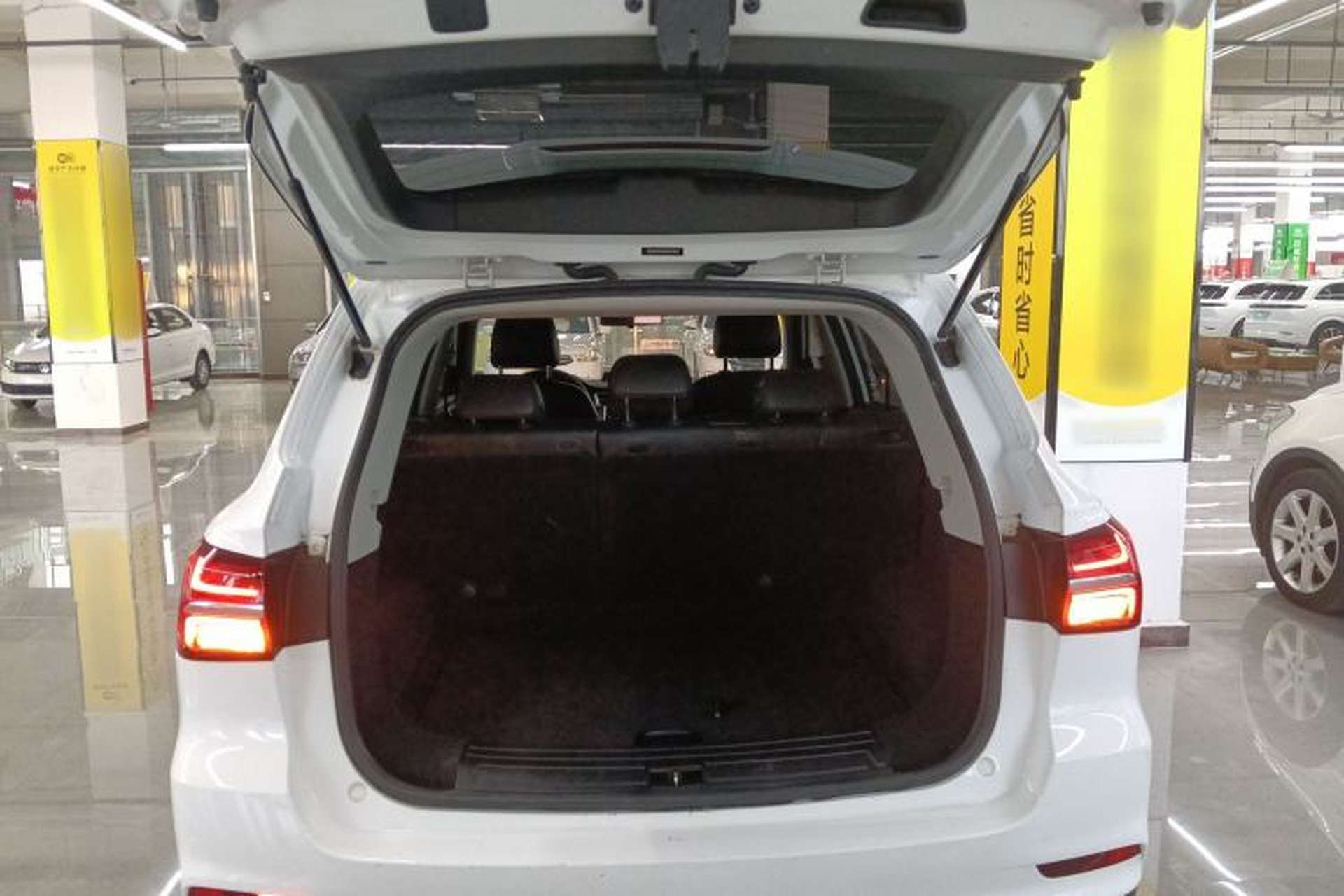 Used Roewe RX5 2022 330TGI Automatic National Style Edition Trunk