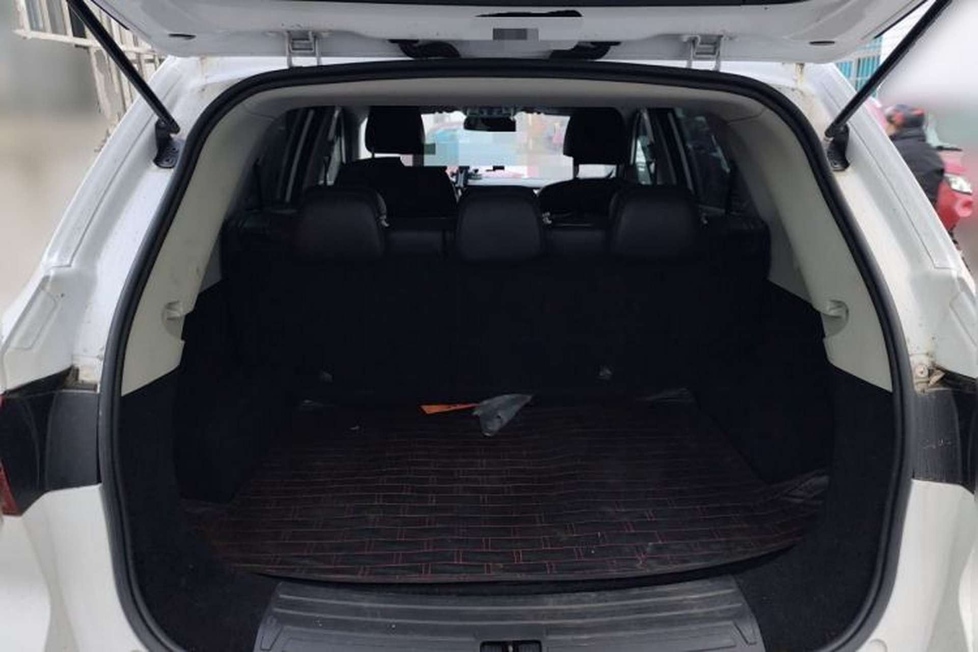 Used Roewe RX5 2022 330TGI Automatic National Style Edition Trunk