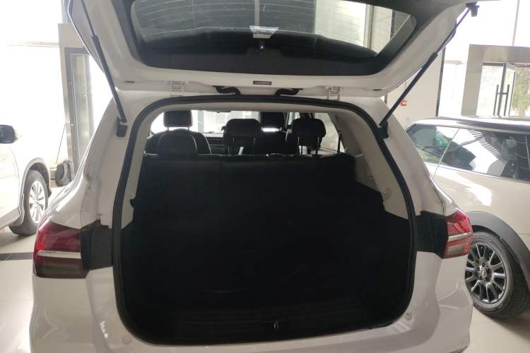 Used Roewe RX5 2022 330TGI Automatic National Style Edition Trunk