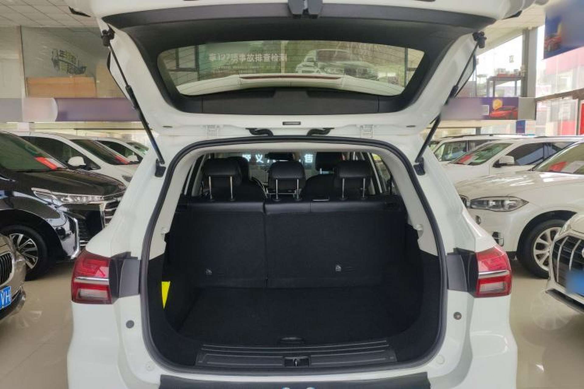 Used Roewe RX5 2022 330TGI Automatic National Style Edition Trunk