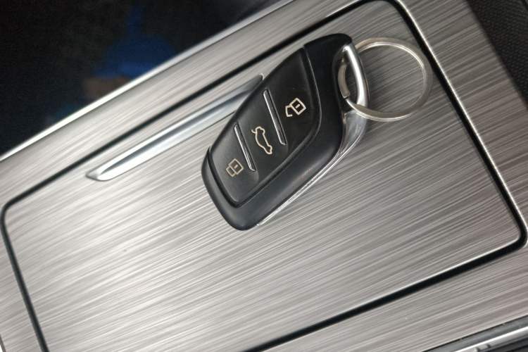 Used Roewe RX5 2022 330TGI Automatic National Style Edition Vehicle Key