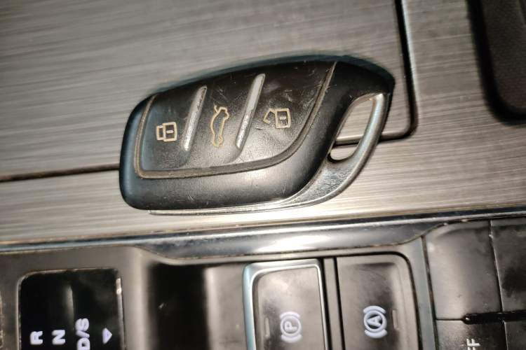 Used Roewe RX5 2022 330TGI Automatic National Style Edition Vehicle Key