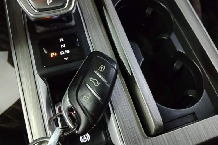 Used Roewe RX5 2022 330TGI Automatic National Style Edition Vehicle Key