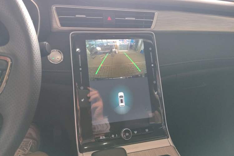 Used Roewe RX5 2023 PLUS 330TGI Automatic Trendsetting Smart Edition Audio And AC Panel