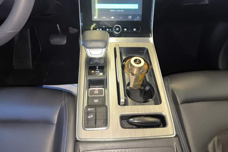 Used Roewe RX5 2023 PLUS 330TGI Automatic Trendsetting Smart Edition Gear Lever