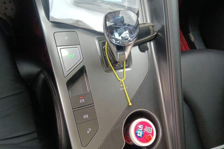 Used Roewe RX5 2023 1.5T Prestige Sliding-Screen Version Gear Lever