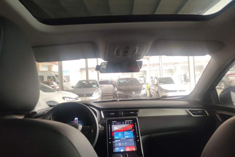 Used Roewe RX5 2023 PLUS 330TGI Automatic Trendsetting Smart Edition Headliner