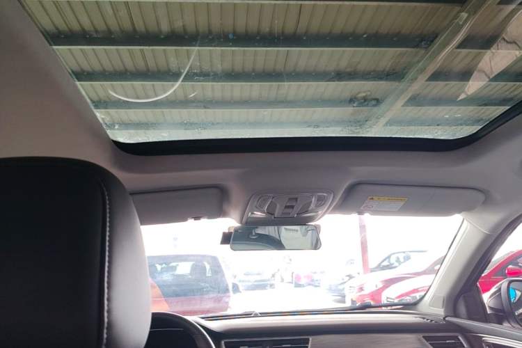 Used Roewe RX5 2023 PLUS 330TGI Automatic Trendsetting Smart Edition Headliner