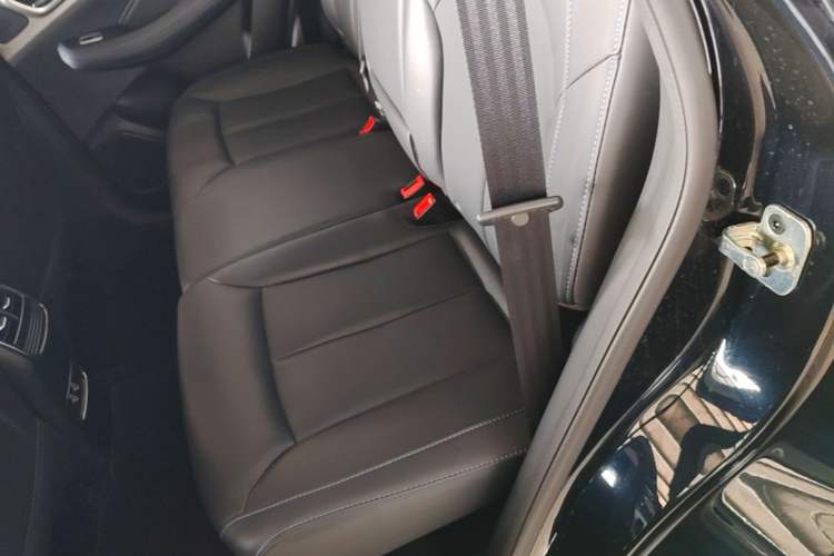 Used Roewe RX5 2023 PLUS 330TGI Automatic Trendsetting Smart Edition Left Rear Seat