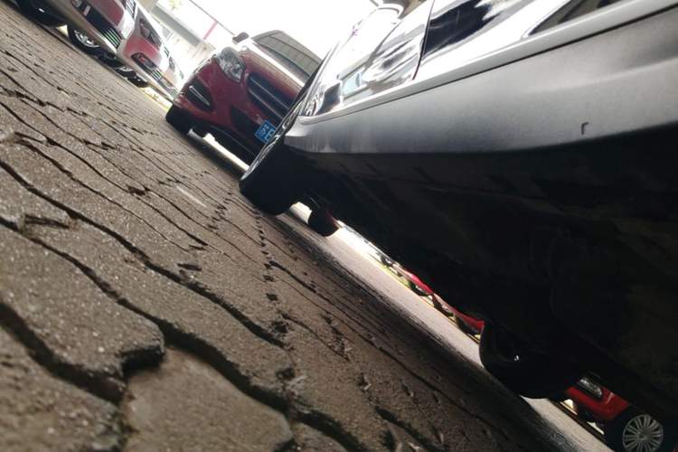 Used Roewe RX5 2023 PLUS 330TGI Automatic Trendsetting Smart Edition Left Side Sill