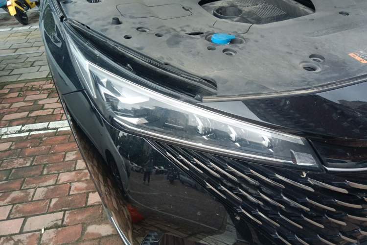 Used Roewe RX5 2023 1.5T Prestige Sliding-Screen Version Right Front Headlight