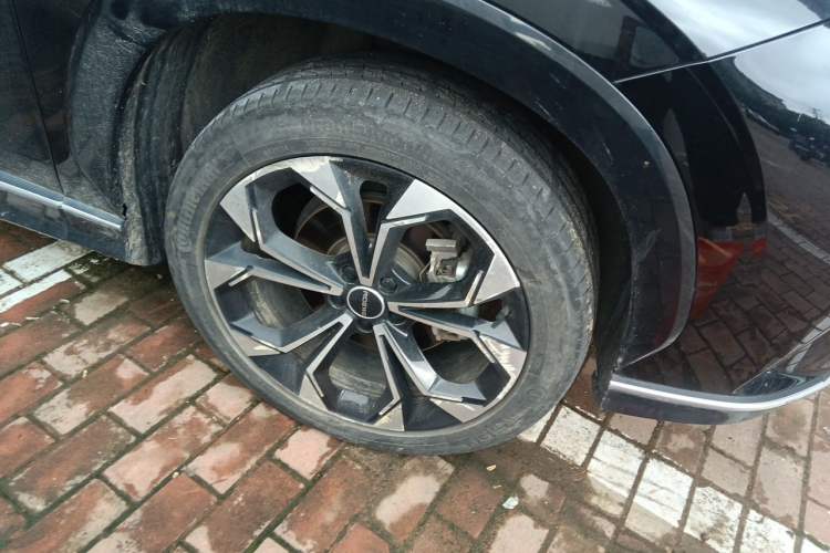 Used Roewe RX5 2023 1.5T Prestige Sliding-Screen Version Right Front Wheel Hub