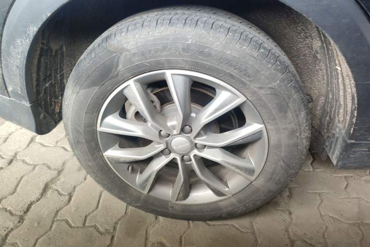 Used Roewe RX5 2023 PLUS 330TGI Automatic Trendsetting Smart Edition Right Rear Wheel Hub