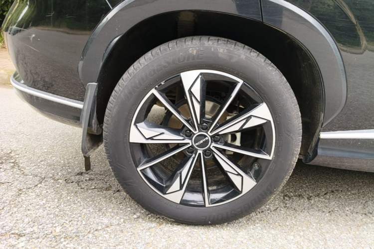 Used Roewe RX5 2023 1.5T Elite Edition Right Rear Wheel Hub