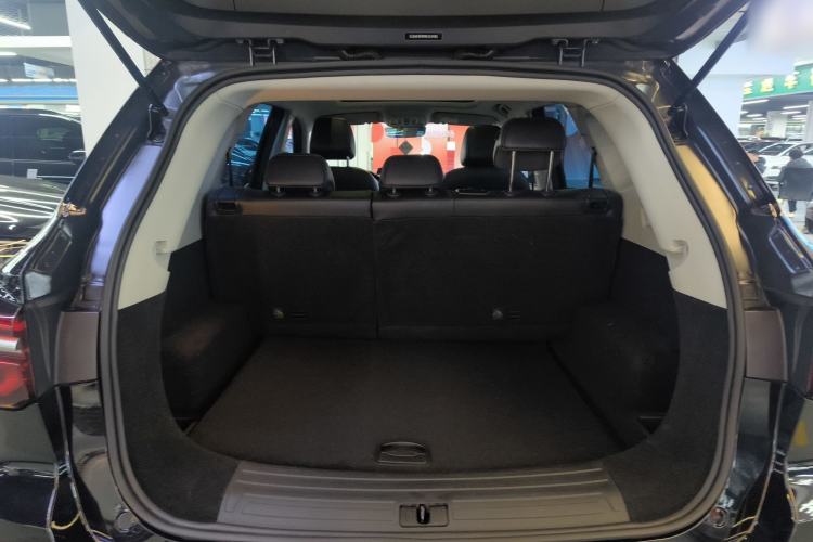 Used Roewe RX5 2023 PLUS 330TGI Automatic Trendsetting Smart Edition Trunk