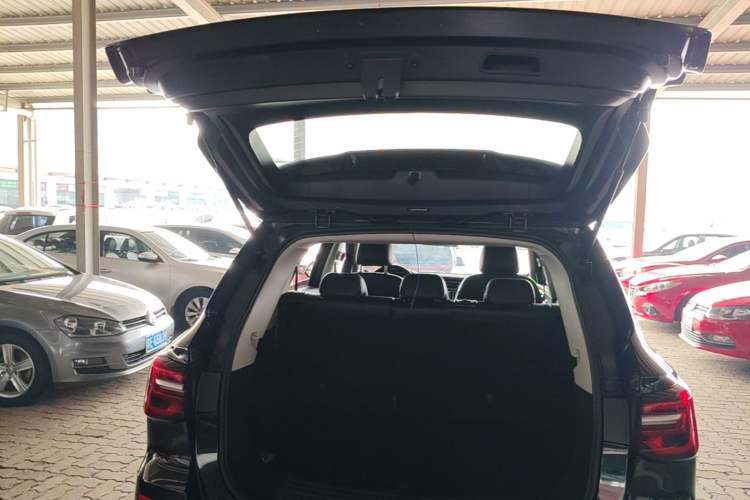Used Roewe RX5 2023 PLUS 330TGI Automatic Trendsetting Smart Edition Trunk