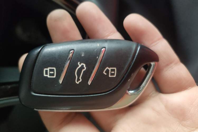 Used Roewe RX5 2023 PLUS 330TGI Automatic Trendsetting Smart Edition Vehicle Key