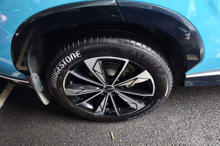 Used Roewe RX5 2023 1.5T Elite Edition Right Rear Wheel Hub