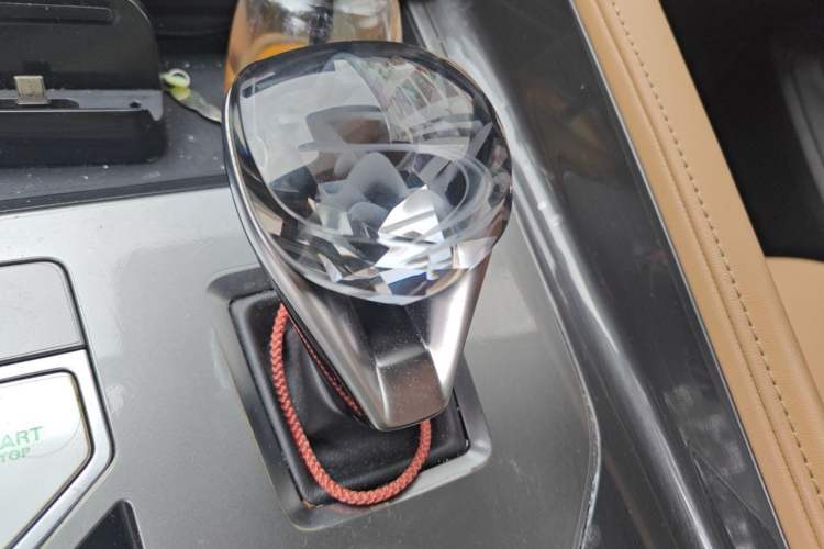 Used Roewe RX5 2023 1.5T Elite Edition Gear Lever
