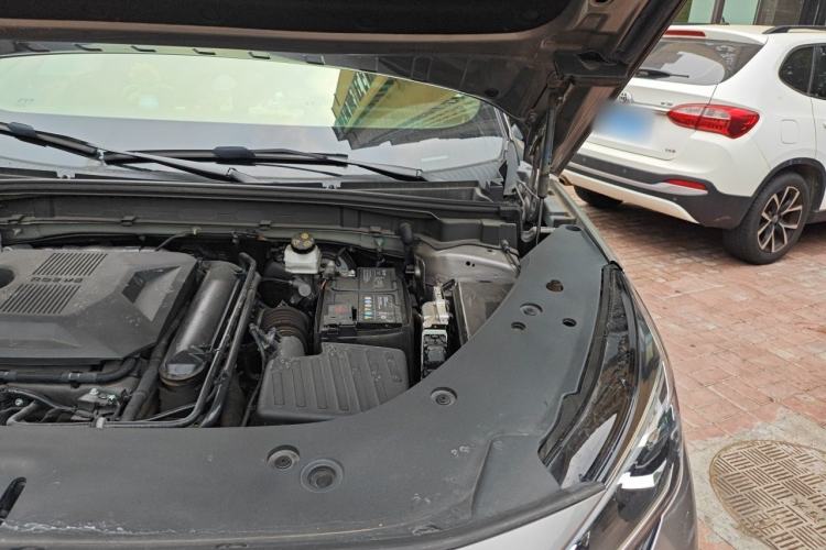 Used Roewe RX5 2023 1.5T Elite Edition Engine Bay Left