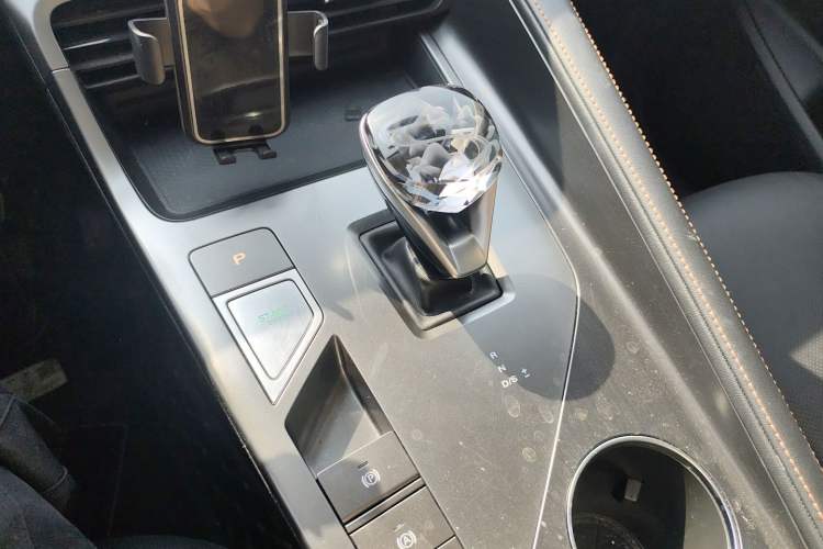 Used Roewe RX5 2023 1.5T Luxury Sliding-Screen Version Gear Lever