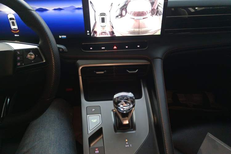 Used Roewe RX5 2023 1.5T Prestige Sliding-Screen Version Gear Lever