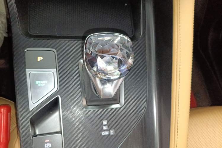 Used Roewe RX5 2023 1.5T Luxury Sliding-Screen Version Gear Lever