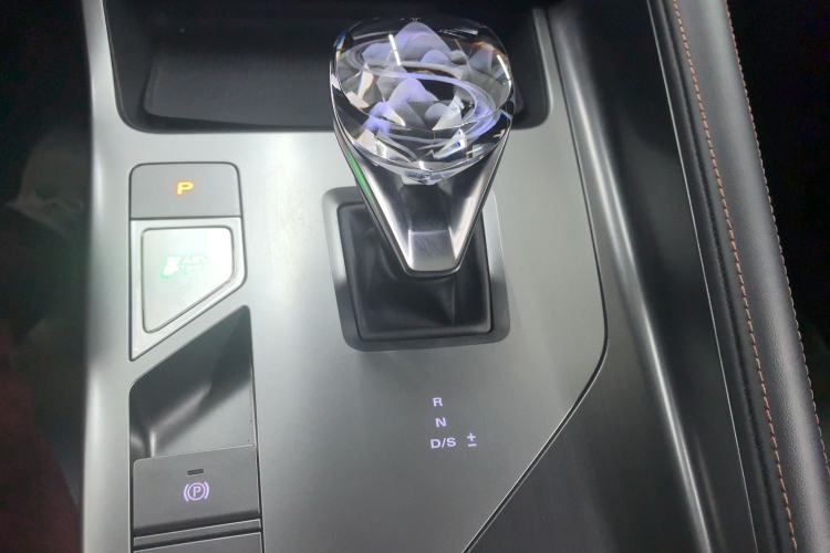 Used Roewe RX5 2023 1.5T Luxury Sliding-Screen Version Gear Lever