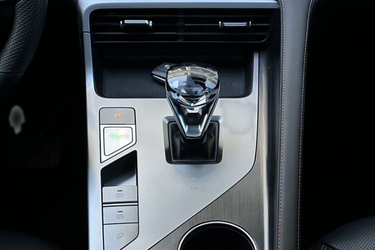 Used Roewe RX5 2023 1.5T Prestige Sliding-Screen Version Interior 4