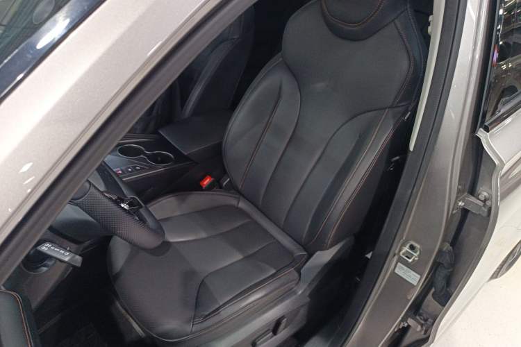 Used Roewe RX5 2023 1.5T Luxury Sliding-Screen Version Left Front Seat