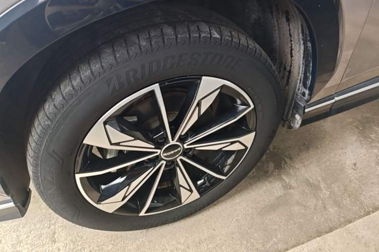 Used Roewe RX5 2023 1.5T Elite Edition Left Front Wheel Hub