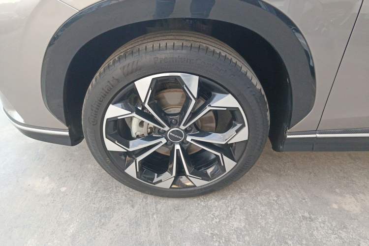Used Roewe RX5 2023 1.5T Prestige Sliding-Screen Version Left Front Wheel Hub