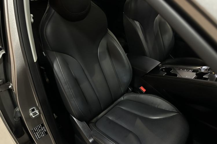 Used Roewe RX5 2023 1.5T Prestige Sliding-Screen Version Right Front Seat