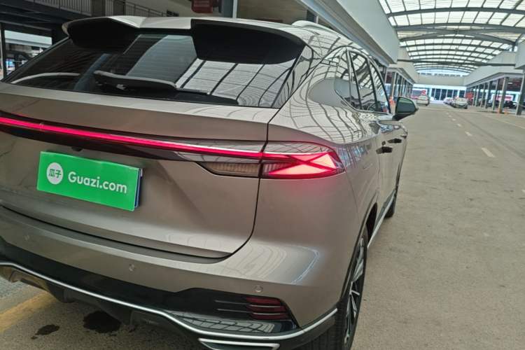 Used Roewe RX5 2023 1.5T Luxury Sliding-Screen Version Right Rear Taillight