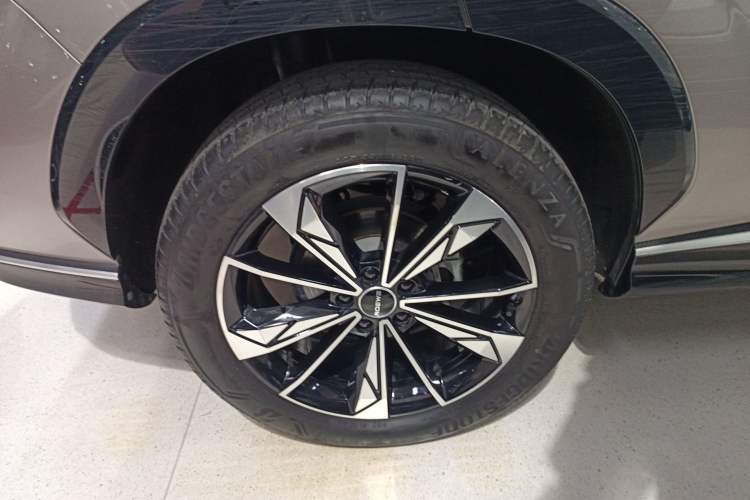 Used Roewe RX5 2023 1.5T Luxury Sliding-Screen Version Right Rear Wheel Hub