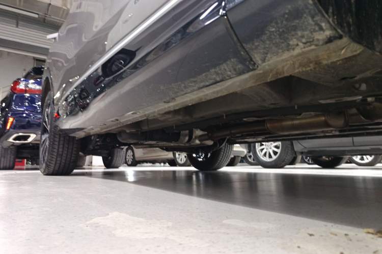 Used Roewe RX5 2023 1.5T Luxury Sliding-Screen Version Right Side Sill