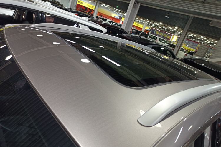 Used Roewe RX5 2023 1.5T Luxury Sliding-Screen Version Roof