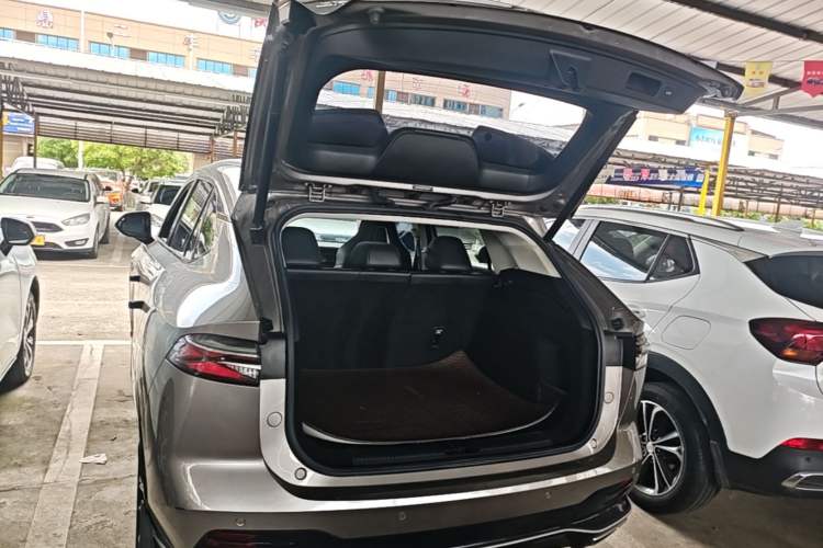 Used Roewe RX5 2023 1.5T Elite Edition Trunk