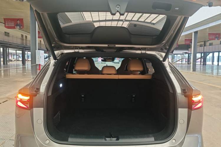 Used Roewe RX5 2023 1.5T Luxury Sliding-Screen Version Trunk