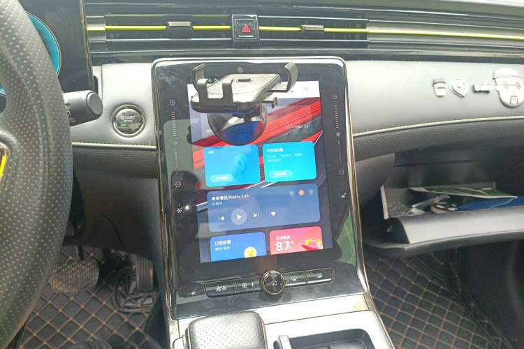 Used Roewe RX5 2023 PLUS 330TGI Automatic Trendsetting Smart Edition Audio And AC Panel