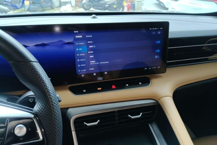 Used Roewe RX5 2023 1.5T Luxury Sliding-Screen Version Audio And AC Panel
