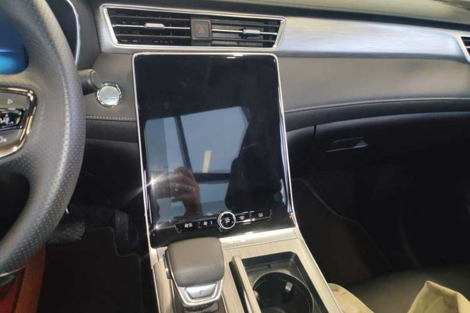 Used Roewe RX5 2023 PLUS 330TGI Automatic Trendsetting Smart Edition Audio And AC Panel