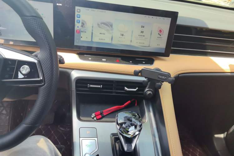 Used Roewe RX5 2023 1.5T Elite Edition Audio And AC Panel