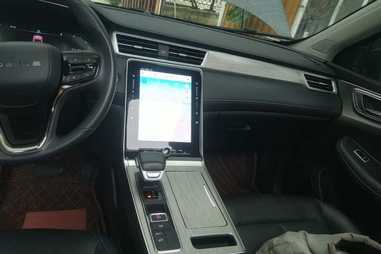 Used Roewe RX5 2023 PLUS 330TGI Automatic Trendsetting Smart Edition Audio And AC Panel