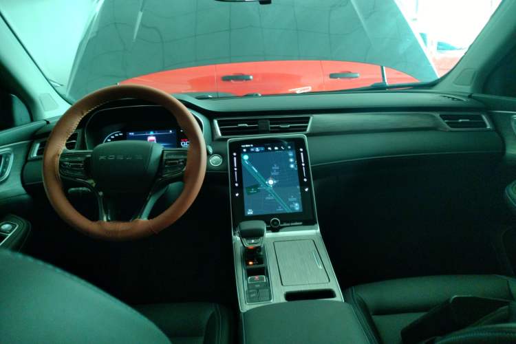 Used Roewe RX5 2023 PLUS 330TGI Automatic Trendsetting Smart Edition Center Console